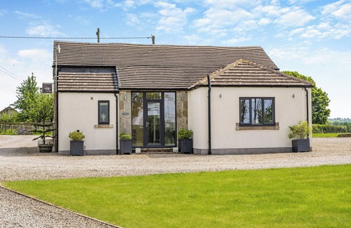 Wing Cabaña | Whitehill Barn - UK47195