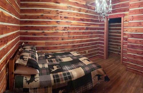 Rome Cabina | Whitetail Lodge, Twin Lakes Country Cabins