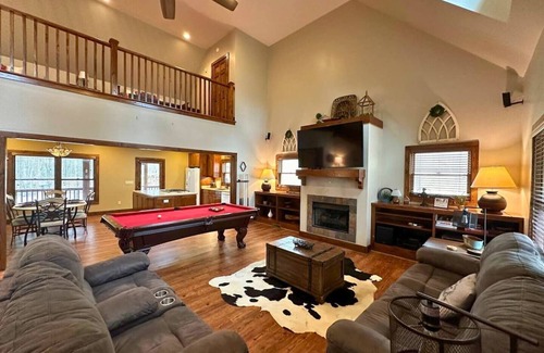 Mentone Cabina | Whitetail Ridge!Hot Tub l Pool Table l Ping Pong