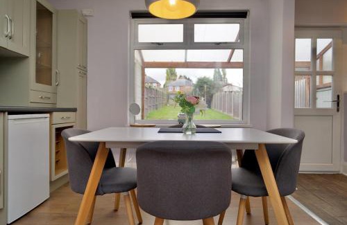 Coventry Casa | Whitley House - Stylish 3 Bedroom Home near Coventry City Centre