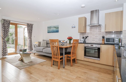 Saltash Cabaña | WHITSAND, admite mascotas, con un jardín en Tideford, Ref 998754