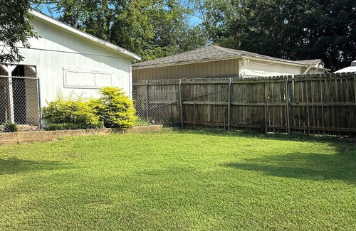 Tyler Cabaña | Whole 3 Bedroom Cottage + Yard Near Medical District & Downtown Tyler