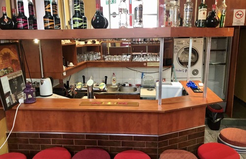 Ferencvaros Apartamento | Todo el sótano ex pub2 para despedidas de soltero / 20personas