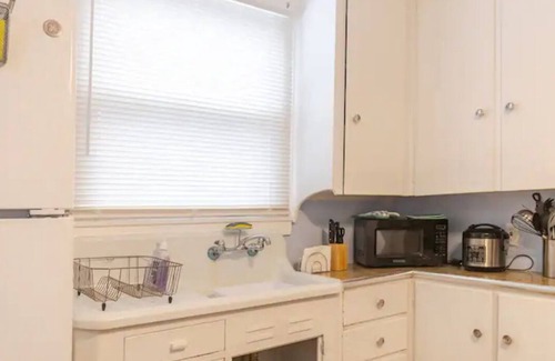 Rochester Casa | Whole House 5 min from Rochester Gen Hosp 4-Beds sleep 8