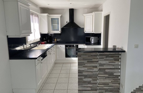 Anneyron Casa | Whole house 8 pl 4 bd near Peaugres zoo with swimming pool