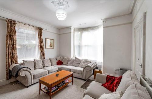 Retford Casa | Whole House Contractors Corporate Welcome