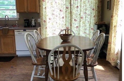 Schroon Lake Casa | Whole house in Schroon Lake: Walk to lake and town!