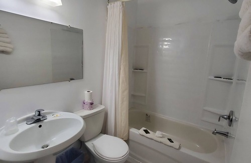 Wiarton Hotel | Wiarton willys inn