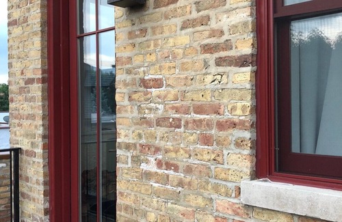 Wicker Park Casa | Wicker Park 3 habitaciones. Piso superior Historic Greystone. Cerca de Damen El Stop.