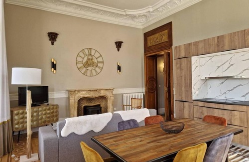 Jausiers Apartamento | Wifi, 1.o piso, vista valle, piscina, sauna, terraza, parking, tv, 93m², Pra Loup