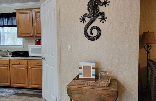 Henrico Casa | WiFi, Dog Friendly & Linens Provided ~ Lake Gaston