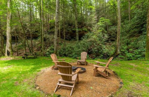 Rogers Casa | WiFi & Minimalist - Cozy Creek -Red River Gorge KY