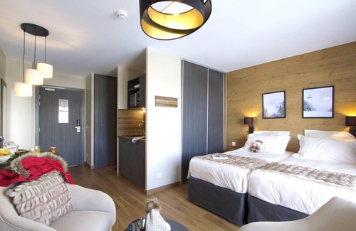 Eclose-Est Hotel | Wifi, sauna, hammam, balcony, tv, ski locker, 23m², Alpe d'Huez