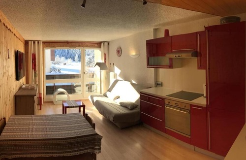 Correncon-en-Vercors Apartamento | Wifi, ski-in/ski-out & foot of the slopes, 2nd floor, balcony, tv, ski locker, 48m², Villard de Lans