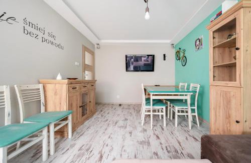 Baluty Apartamento | Wild and Free Urban Jungle Apartment by BookingHost
