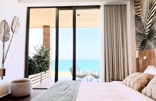 Kfardebian Casa | Wild Areca: Beachfront Exotic Room in Batroun