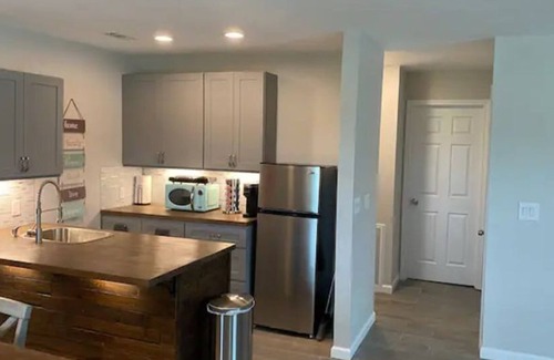Thackerville Cabaña | WILD CARD SUITE: Unit B. Casino Retreat & Pickleball court