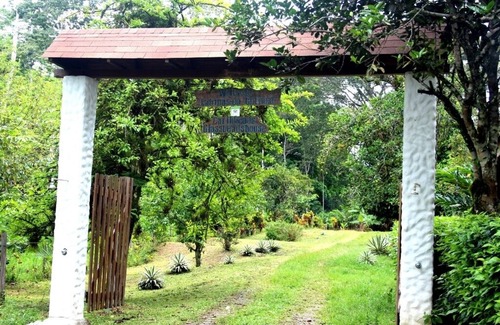 Cahuita Casa | Wild nature - 300 m from the beach 5 person house.