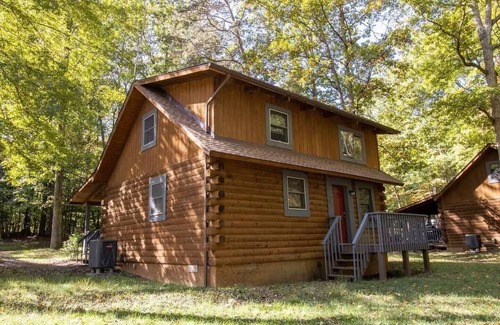 Spotsylvania Cabina | Wilderness Presidential Resort 2 Bedroom 2 Bathroom 1200 sq ft Log Cabin