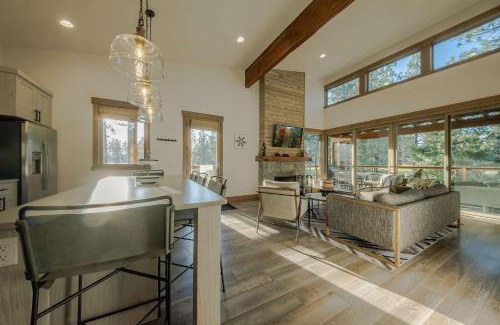 Eureka Casa | Wilderness Club Cabin - Sleeps 7