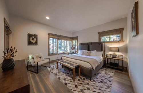 Eureka Casa | Wilderness Club Cabin - Sleeps 7