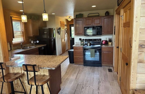 Wolf Laurel Cabina | Wildlife Ridge-Views, Gameroom, Hot Tub 4300' Elev