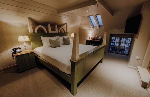 Stamford Hotel | William Cecil