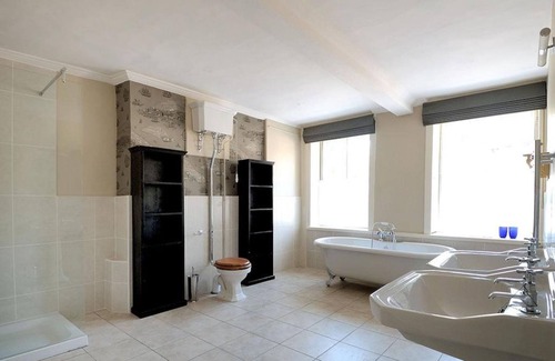 Stamford Hotel | William Cecil