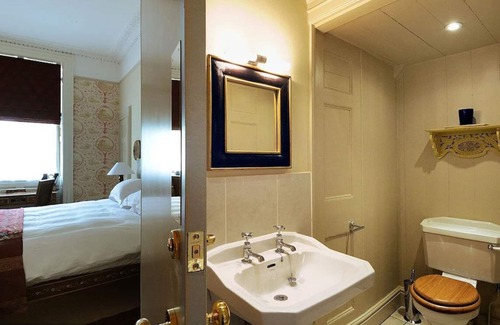 Stamford Hotel | William Cecil