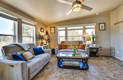 Williams Casa | Williams Retreat with Patio Oasis and Mountain Views