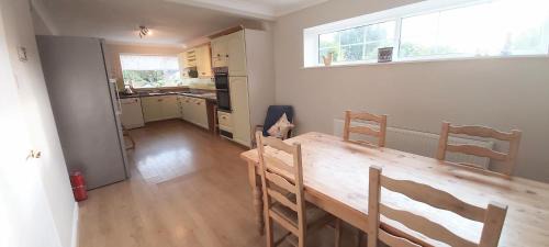Northallerton Casa | Willow Cottage 4 bed, cosy stopover, dogs welcome