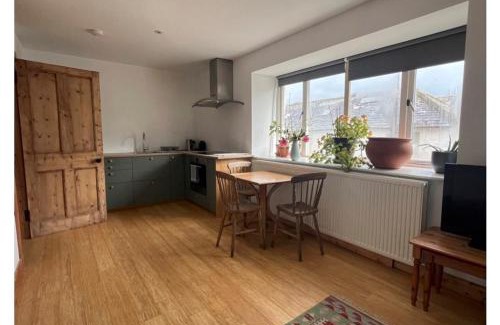 Thornhill Casa | Willow Cottage, Gilchristland Organic Farm