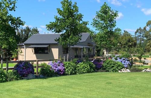Brightwater Casa | Willow Cottage Retreat