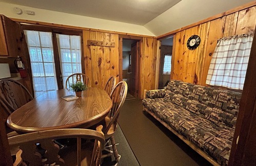 Hazelhurst Cabina | Willow Haven ~ Quaint 3 Bedroom in Hazelhurst, Wisconsin