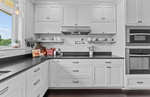 Ridgefield Casa | Willow & Vine- Retreat & Small Event Estate in Ridgefield, WA steps to winery