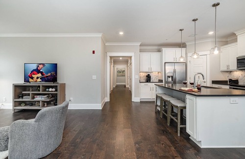 West End Cabaña | Willow-walk to Centennial Park-5 Mins to Broadway