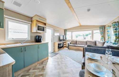 Great Houghton Cabaña | WILLOWBROOK HIDEAWAY - BILLING AQUADROME in Billing Aquadrome Holiday Park