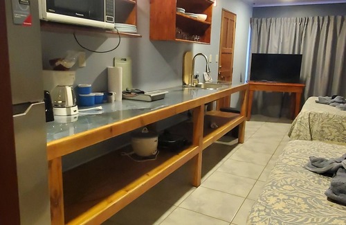 Bahía Drake Cabina | Willy's Fish Camp. All rooms have an ocean view from lodgings nestled hillside!