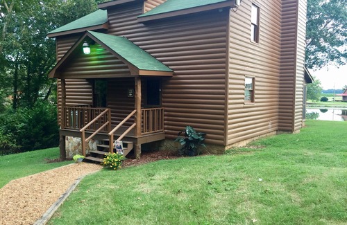 Town Creek Cabina | Lago Wilson, muelle privado, playa, piscina compartida, campo de golf Robert Trent cerca