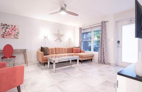 Wilton Manors Casa | Wilton Manors Cottage East 2 Bed 2 Bath Wown Pool