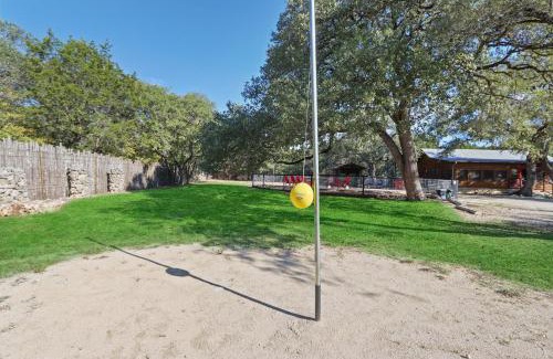 Wimberley Casa | Wimberley Log Cabins Resort and Suites- The Oak Lodge