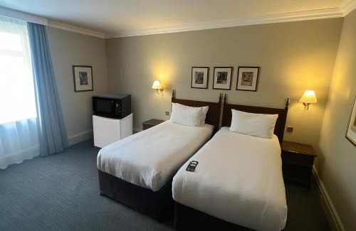 Winchester Hotel | Winchester Cathedral View By Dancenter