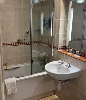 Winchester Hotel | Winchester Cathedral View By Dancenter