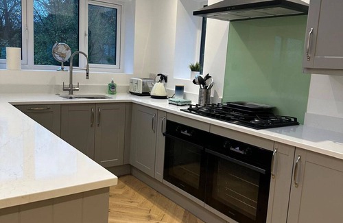 Winchester Casa | Winchester Stunning Spacious 4 Bedroom House