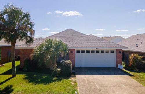 Crystal Beach Casa | WINDSTARR DESTIN- Golf Cart Included, One level, Close to beach, Pet friendly