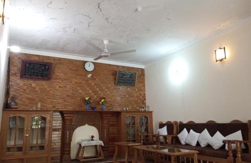 Chitral Casa | WindyCrest Inn