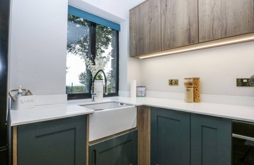 Gwaenysgor Near Prestatyn Cabaña | WINDYRIDGE, pet friendly, character holiday cottage in Prestatyn