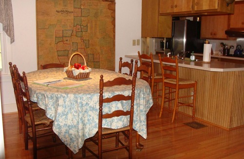 Trumansburg Casa | Wine Country Family-Friendly Iconic Estate in the Heart of the Finger Lakes