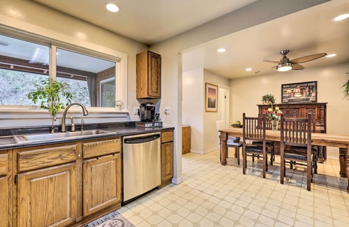 Glen Ellen Casa | ¡NUEVO! Casa privada de Creekside: Retiro de Wine Country