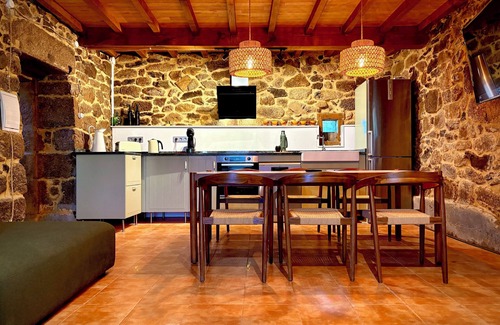 A Peroxa Cabaña | Wine Lodge Ribeira Sacra. Un refugio entre viñedos y montañas.